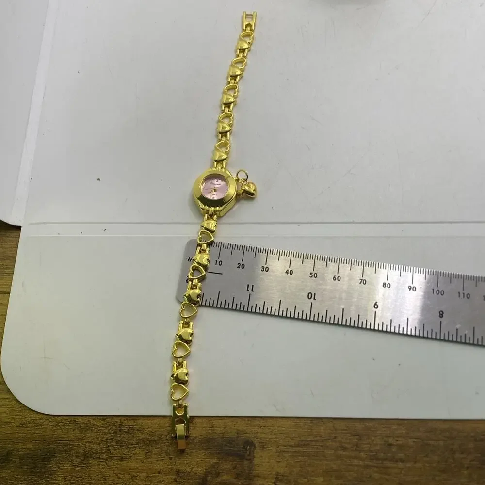 Womens Gold Tone Heart Charm Fashion Watch Works New Battery
